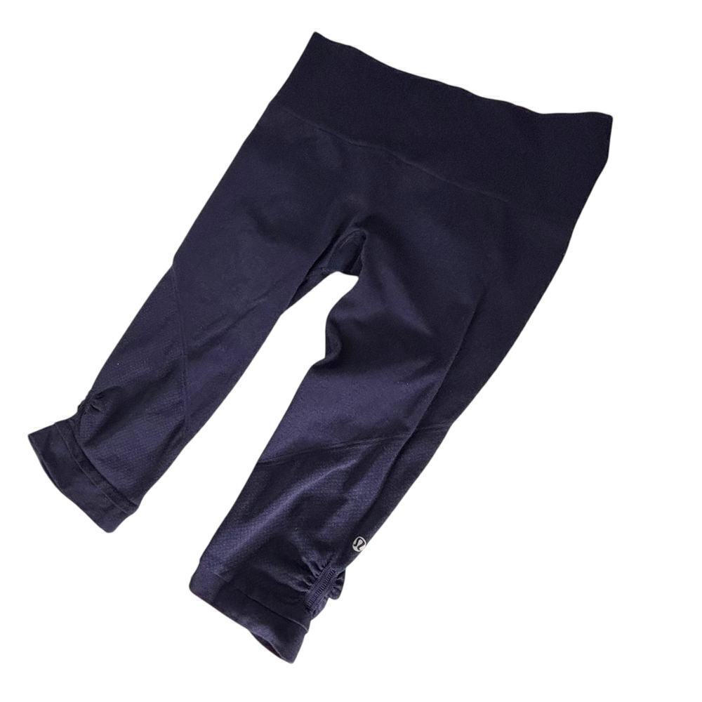 Lululemon In The Flow Crop II Deep Navy Blue Size 6 - Picture 6 of 6